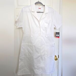 Dickies WomMedical Scrubs, Short Sleeve White Dress size Large